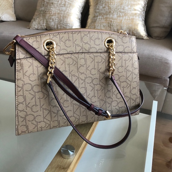 Calvin Klein Logo Satchel Handbag🤎✨ - Picture 2 of 8